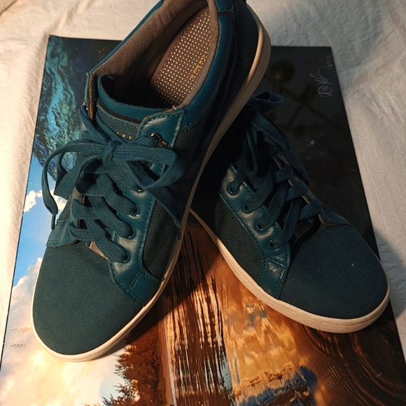 Ted Baker sneaker size 9 - Picture 3 of 7